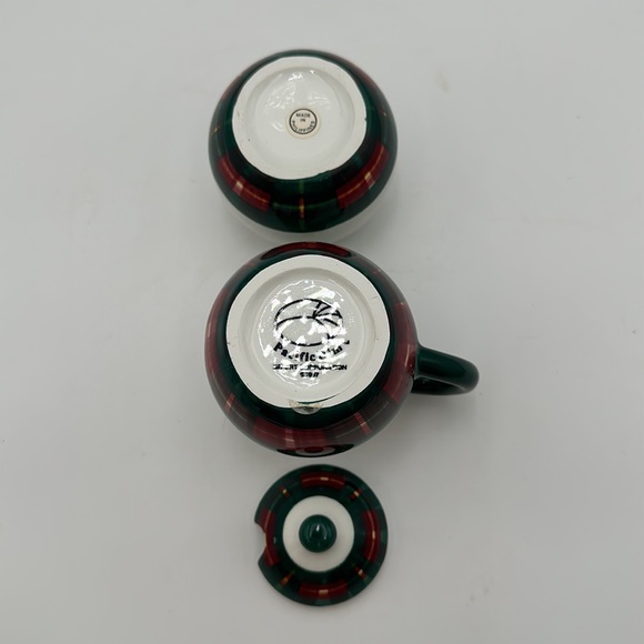 Vintage Christmas creamer and lidded sugar set Pacific Rim HollyBerry - Picture 6 of 16